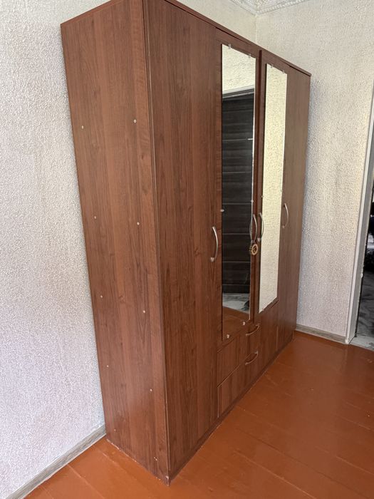 Продам шкаф 4 дверный