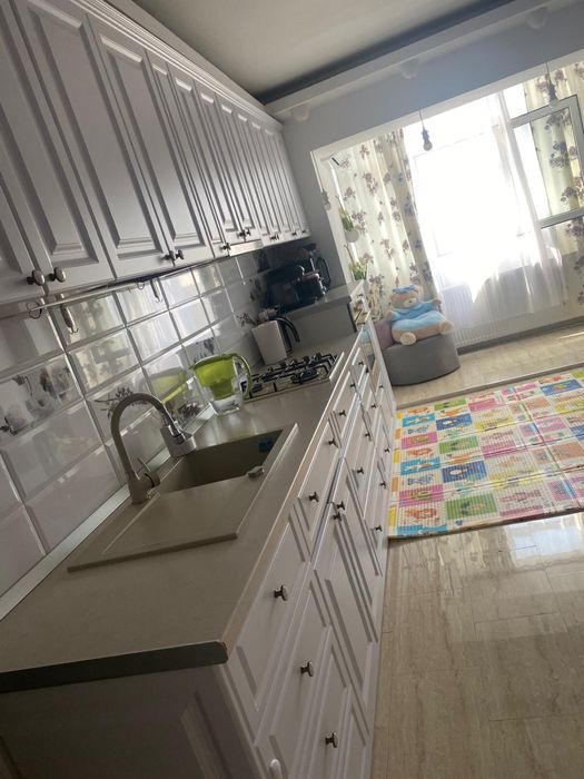 Se vine apartament mobilat partial renovat. Mai multe detali si poze mai multe  in privat.