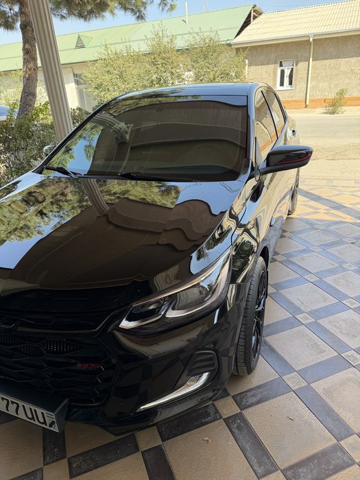Chevrolet onix redlayn сотилади