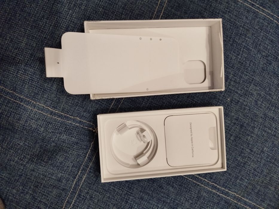 Коробка из-под айфона 14