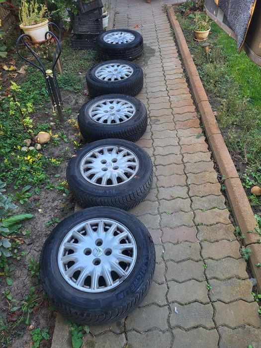Set 4 Jante R15 + Cauciucuri Iarnă – Stare Bună