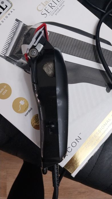 Машинка для стрижки профессиональная.