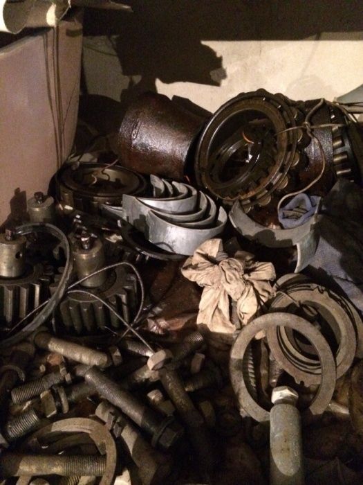 Зап. части на задний мост Маз 500 и лобовое стекло