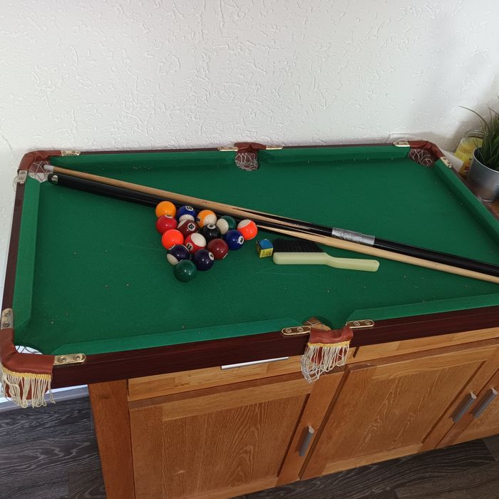 Vând masă biliard