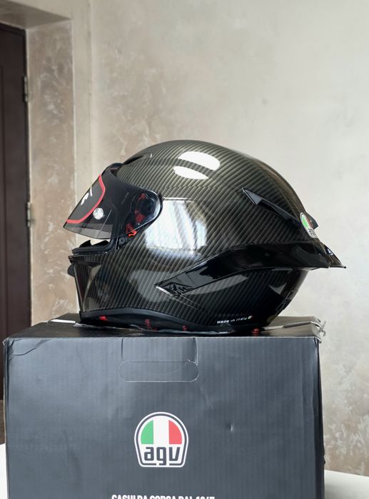 Vand casca marimea L AGV PISTA GP RR noua nepurtata !