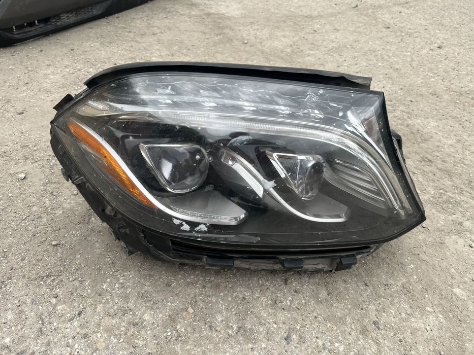 Фар за Mercedes GLS X166 + GLE W166/ Мерцедес ГЛС Х166 и Мерцедес ГЛЕ