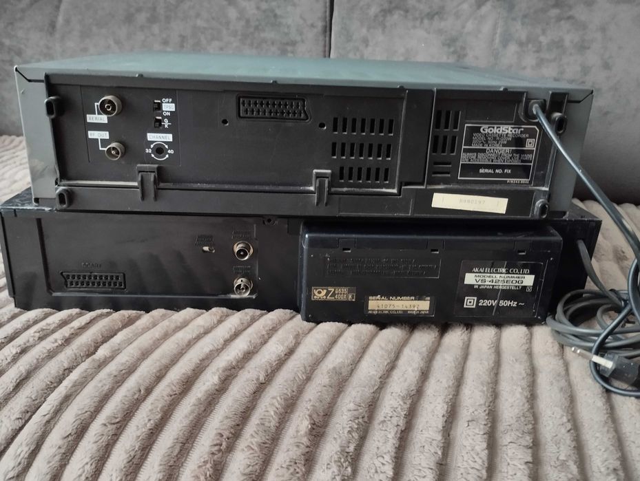 Продам два видеомагнитофона AKAI, Goldstar