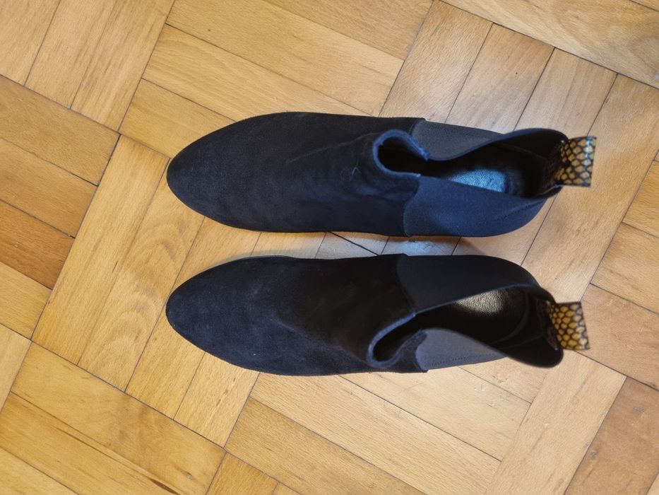 Botine negre piele naturala intoarsa suede noi