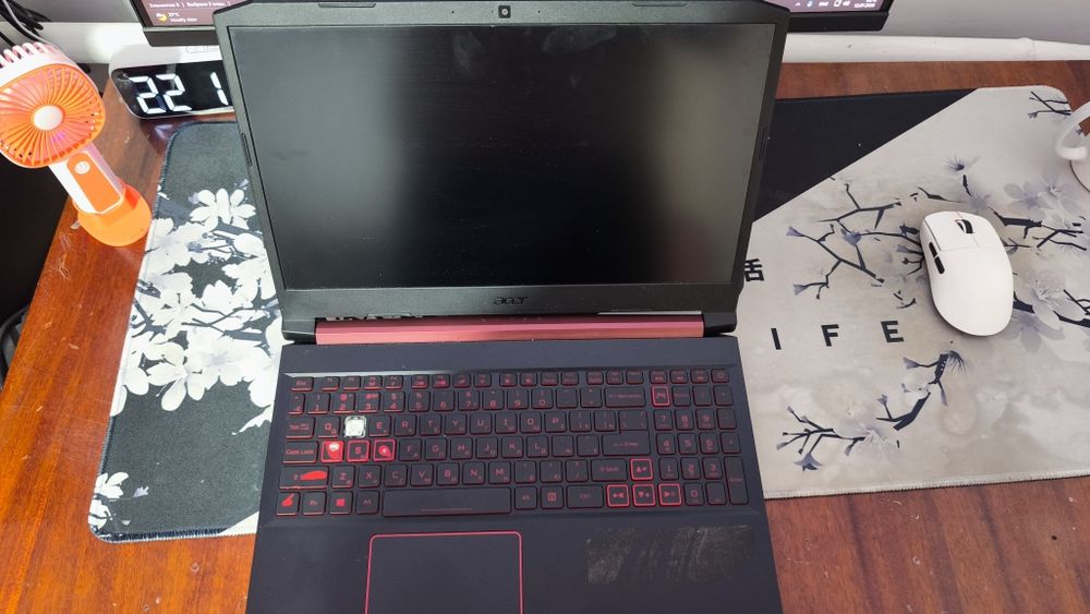 Продам ноутбук acer.