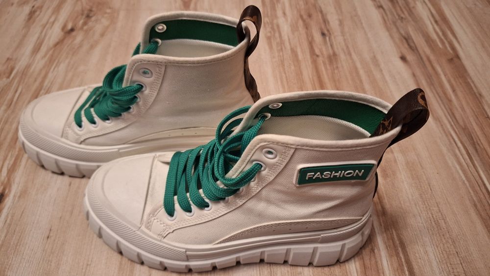 Дамски спортни обувки Live бяло/зелено размер 38