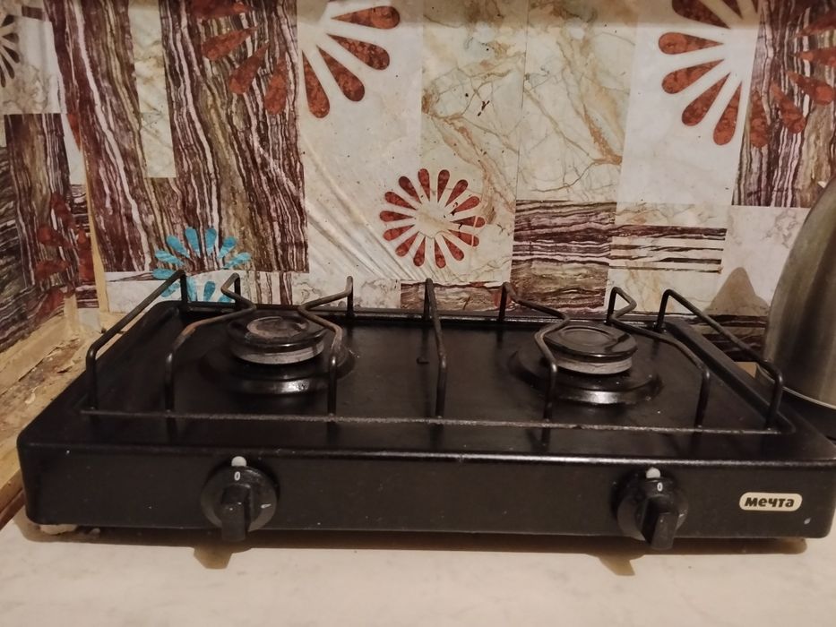 Продам газ плиту