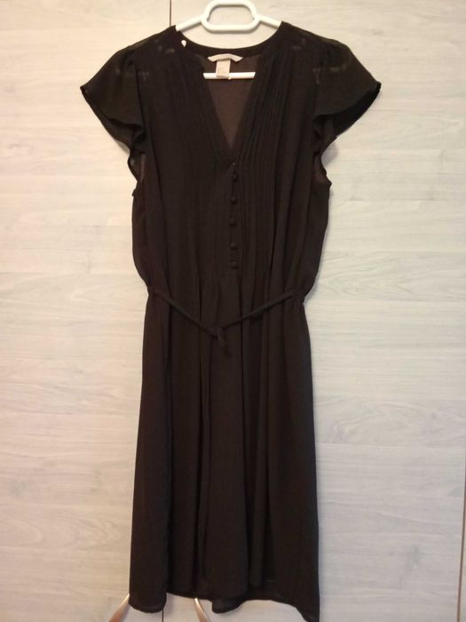 Vand rochita neagra H&M, marimea 36, pret 30 lei
