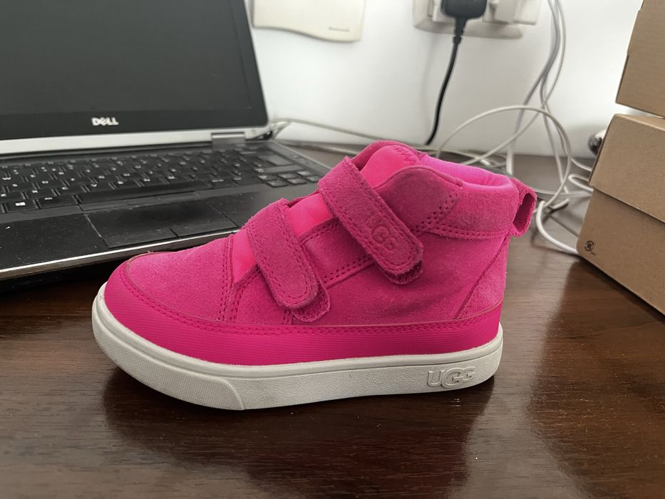 Ugg marimea 27,5 noi noute