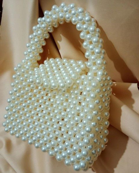 Сумка из жемчужных бусин