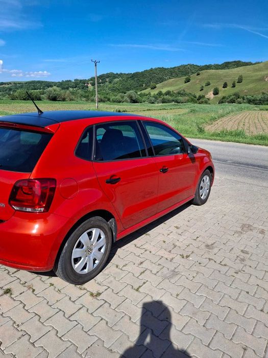 VOLKSWAGEN Polo 2014
