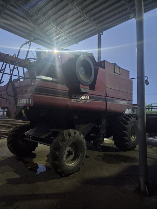 CASE 4088 Комбайн Зерноуборочный