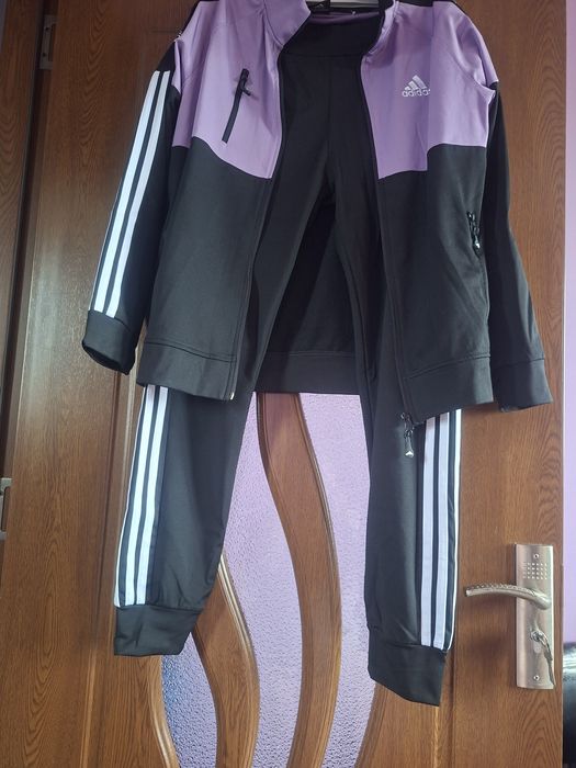 Vând Trening Damă Adidas Mărimea XL Turcia