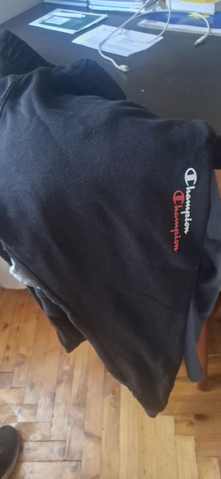Продава спортно долнище Champion