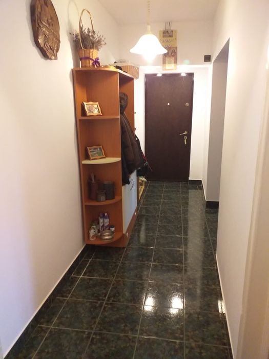 De vânzare apartament 3 camere.