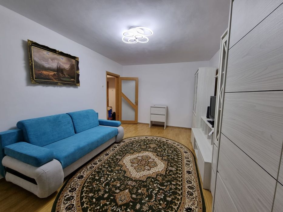 Închiriez apartament