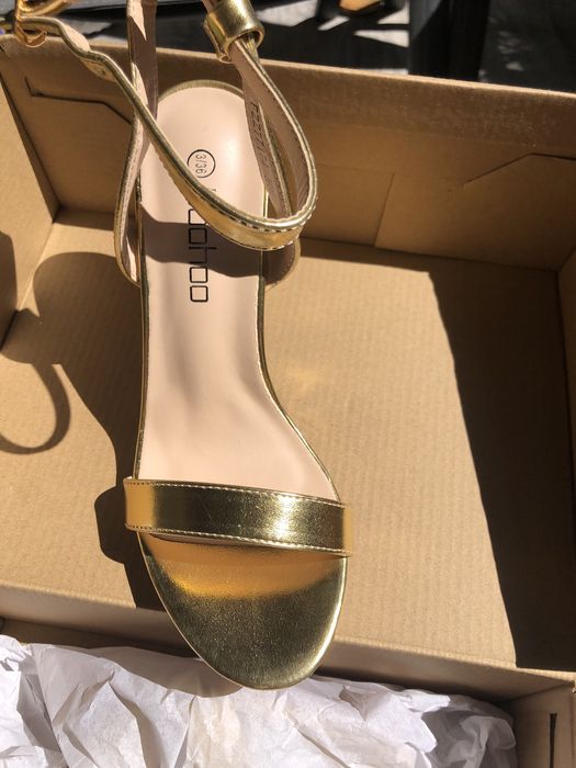 Sandale elegante aurii cu toc