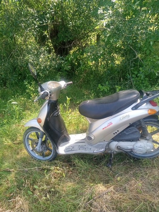 Vând scuter Piaggio liberți 50cc cu acte în regulă