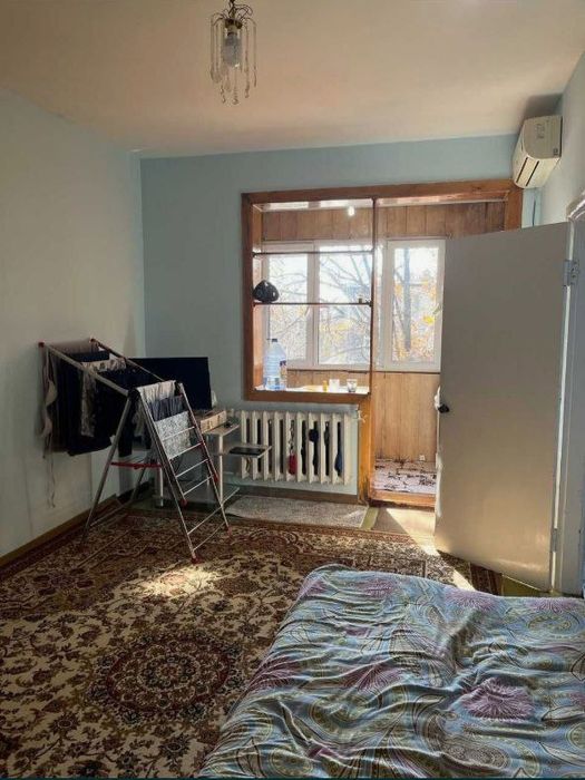 Квартира сотилади 1в2/4/4