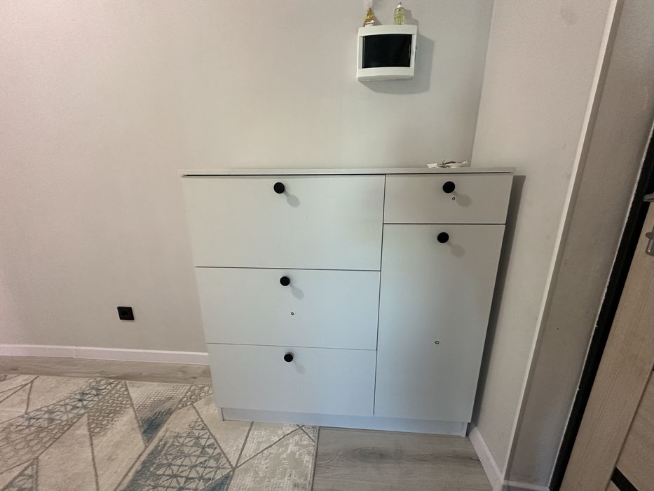 Продам шкаф в прихожую
