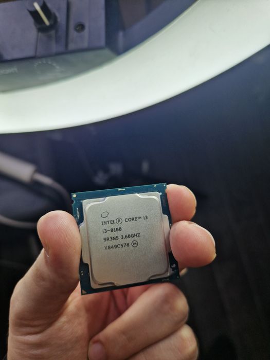 Процессор Intel core i3 8100