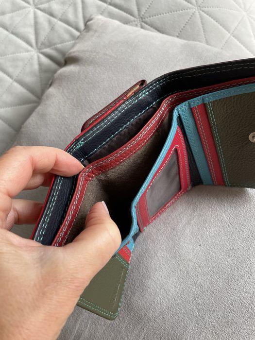 кожен портфейл многоцветен