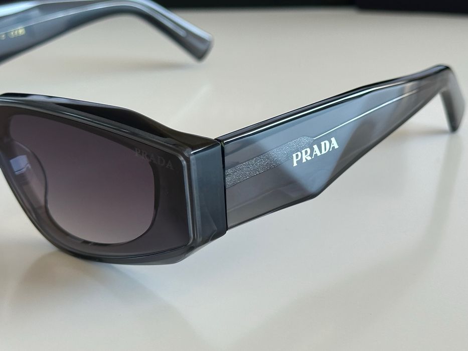 Слънчеви очила Prada