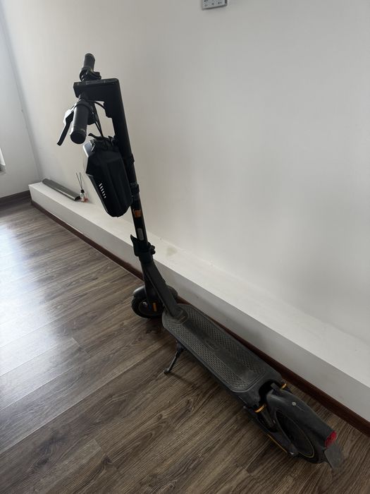 Продаю электросамокат Ninebot Max G2