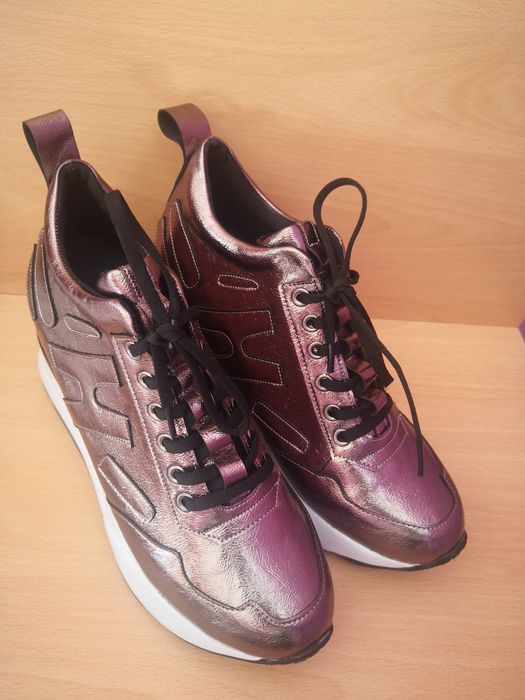 Нови маратонки на платформа