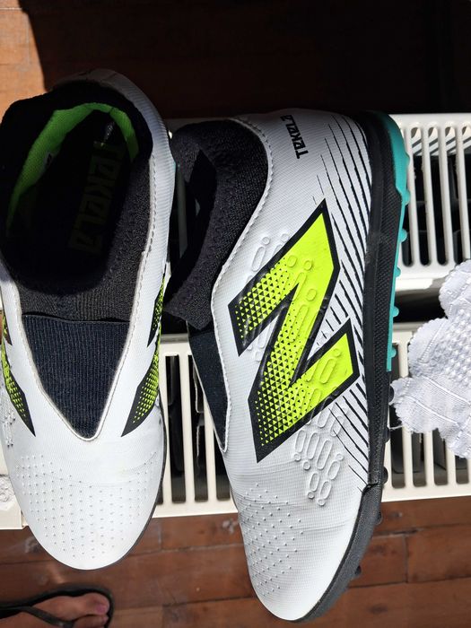 Футболни стоножки New Balance Tekela 37 номер