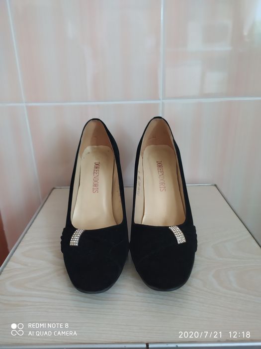 Продам туфли и праздничное платье