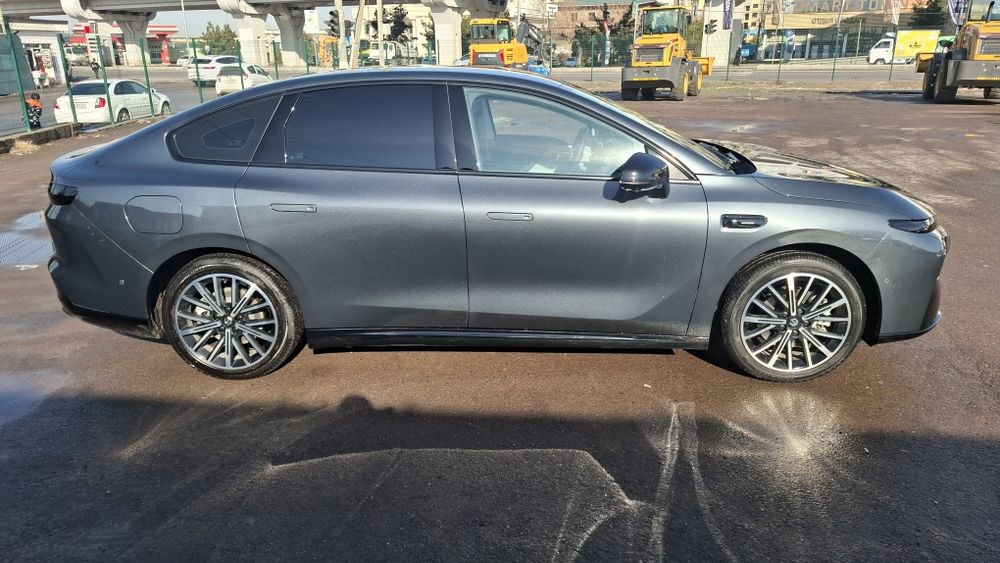 Продаю свою машину leapmotor b01