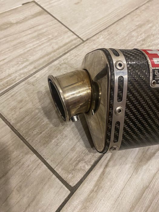 Спортно гърне / Карбонов Ауспух Yoshimura TRS  Suzuki