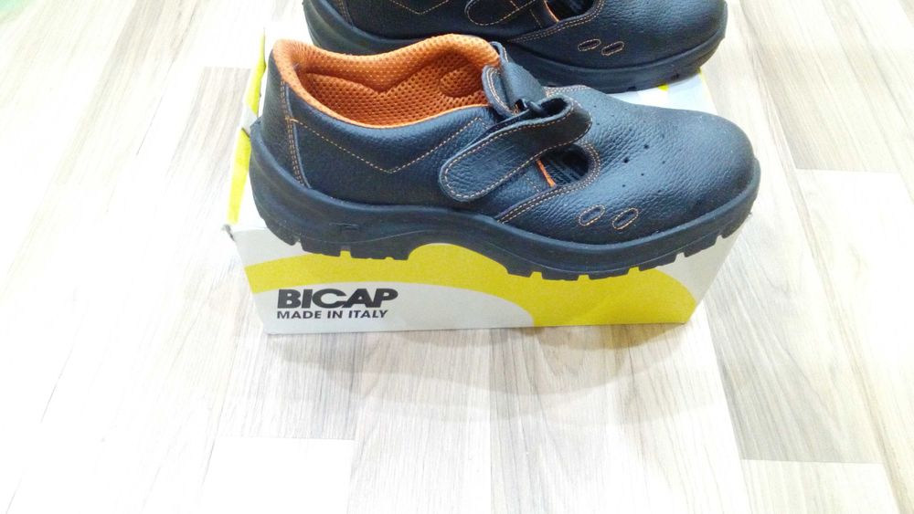 Работни обувки тип сандал с бомбе №45