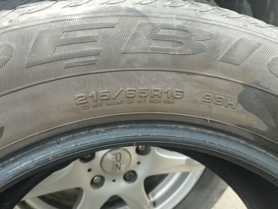 Продавам зимни гуми  дебика  фриго   215 /65/16  4 броя. 8 ММ грайфер