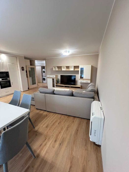 Дава се под наем Тристаен апартамент в София, Малинова долина - 130 кв.м за 1000 € - Снимка #1