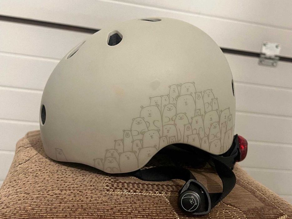 Scoot and Ride Casca de protectie cu LED si sistem de reglare magnetic