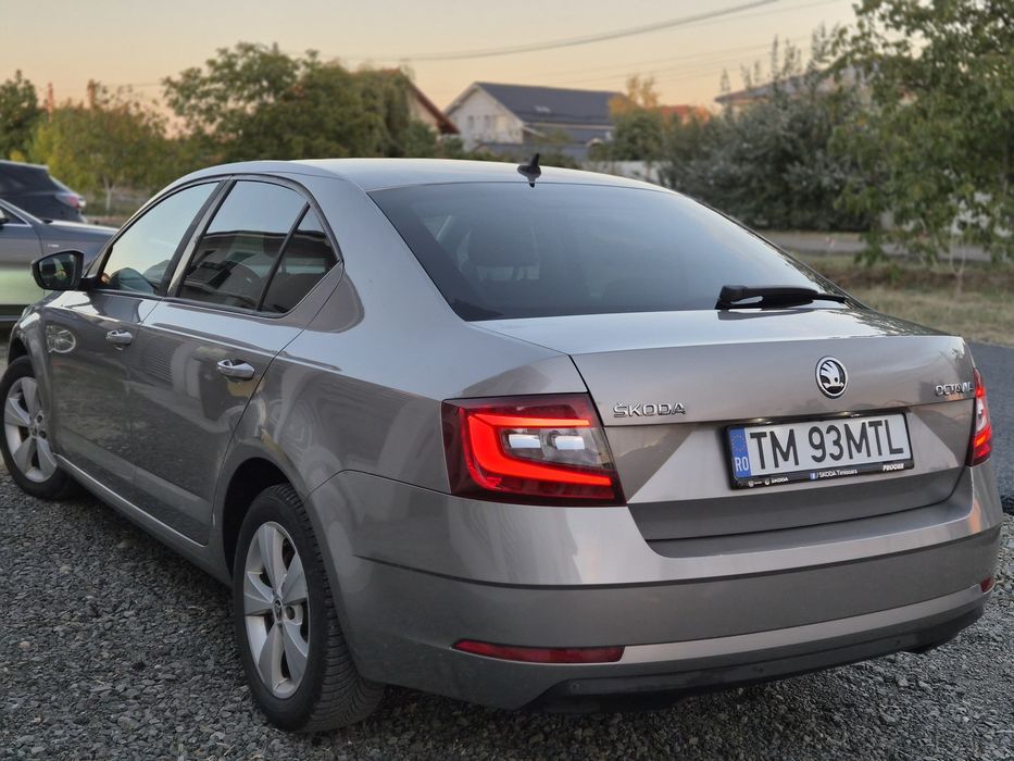 SKODA Octavia 2018 — imagine 3