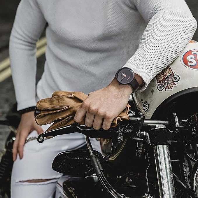 Мъжки минималистичен часовник черен циферблат розово злато