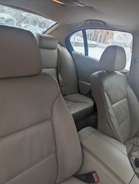 Vând BMW în stare bună