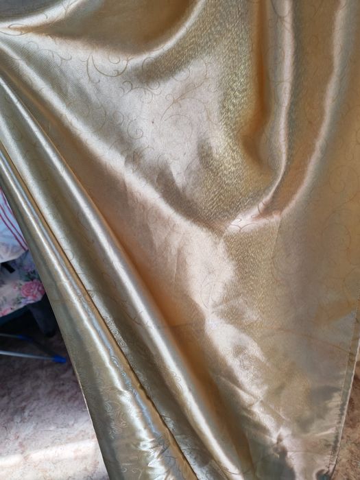 Продам шторы 2 шт