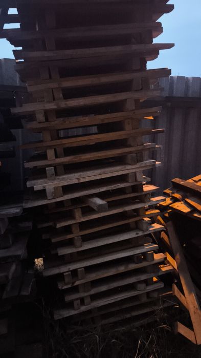 Продам поддоны, б/у, недорого