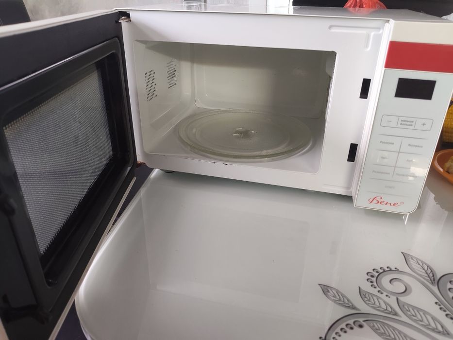 В продаже микроволновая печь