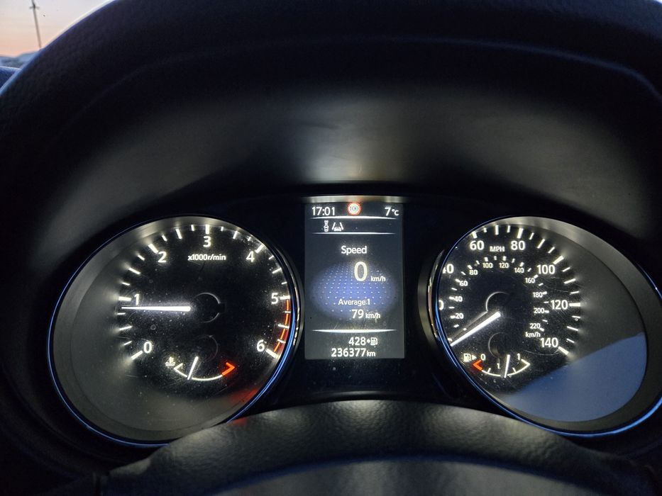 Nissan Qashqai 2015  1.6diesel schimb cu auto mai nou