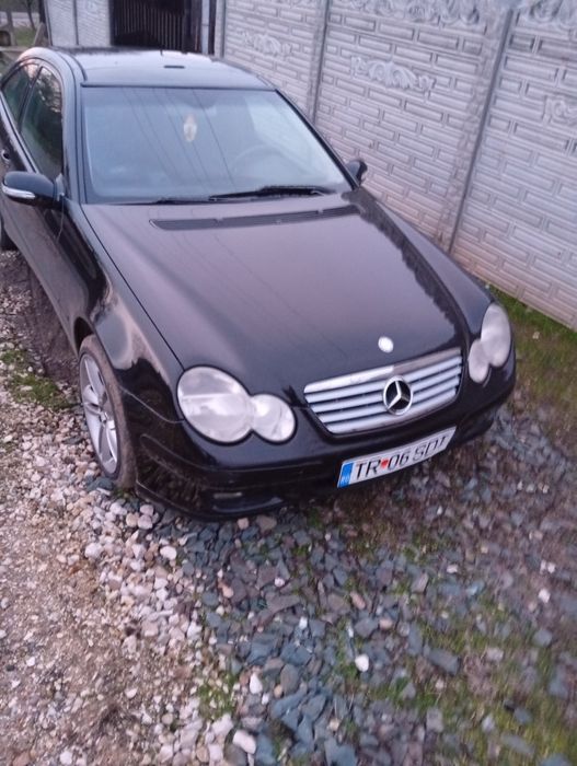 Vind mașină Mercedes