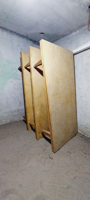 Продам столы размер 1.50 см, 75 см